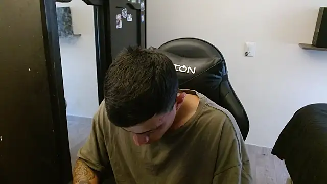 kv   xxx  online show from 03/14/26, 05:18