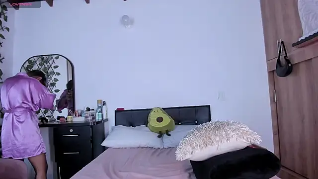 medussa13  online show from 04/11/26, 12:09