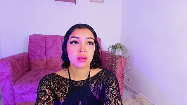 Sara Jhonson online show from 11/21/25, 11:25