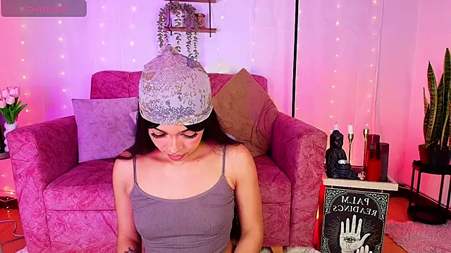 Sara Jhonson online show from 07/06/26, 01:46