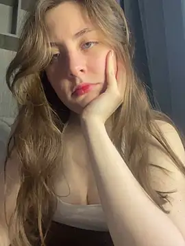 Snapshot of Topvi_ chatting on 02/16/25, 11:38 Topvi online show from 02/16/25, 11:38