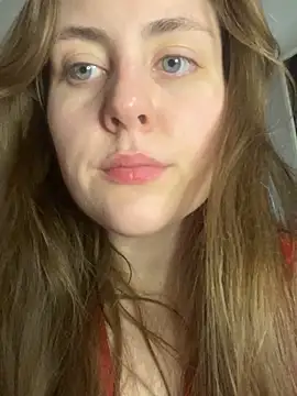 Snapshot of Topvi_ chatting on 03/11/25, 09:56 Topvi online show from 03/11/25, 09:56