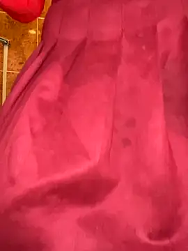 Snapshot of Topvi_ chatting on 10/12/25, 09:08 Topvi online show from 10/12/25, 09:08