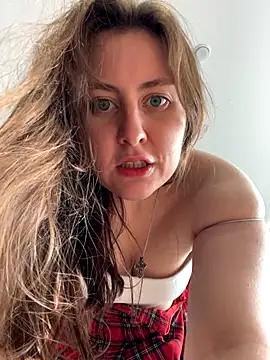 Snapshot of Topvi_ chatting on 10/24/25, 10:11 Topvi online show from 10/24/25, 10:11