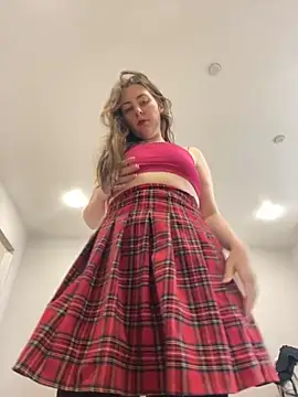 Snapshot of Topvi_ chatting on 11/23/25, 10:37 Topvi online show from 11/23/25, 10:37