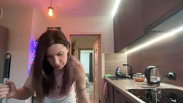 jainesummer online show from 12/17/25, 07:47