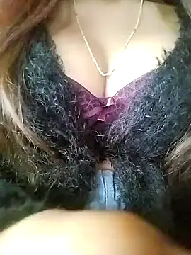 Snapshot of Esha_Babyy chatting on 12/21/24, 05:25 Esha Babyy online show from 12/21/24, 05:25