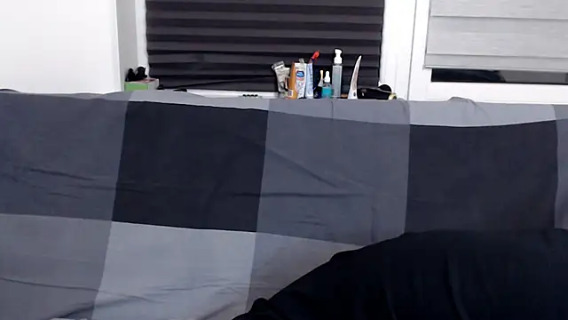 Miram Yu online show from 01/11/25, 08:32