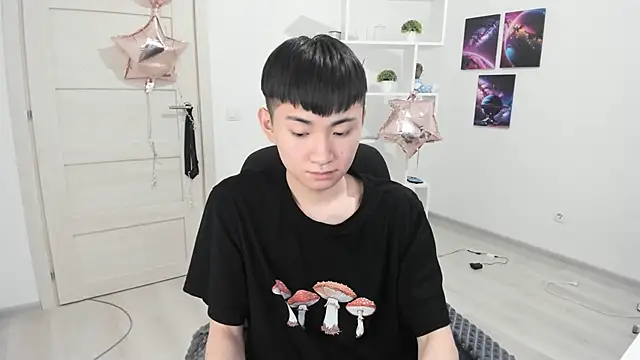 Miram Yu online show from 03/21/25, 08:29