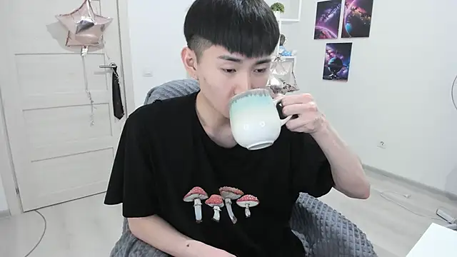 Miram Yu online show from 03/22/25, 10:59