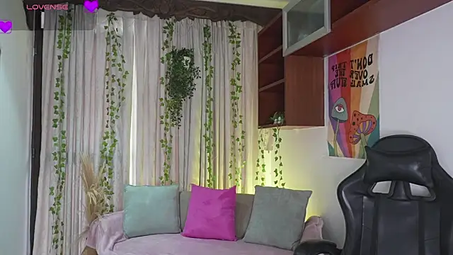 HannaRhodes online show from 02/05/26, 01:49