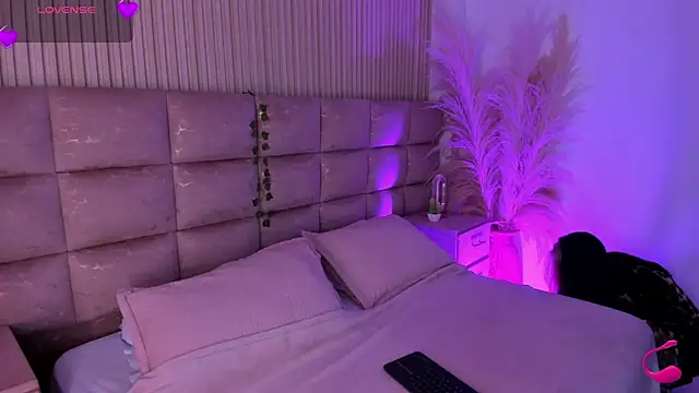 HannaRhodes online show from 07/10/26, 02:52