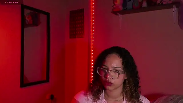 MadelineBenet online show from 01/11/25, 05:41