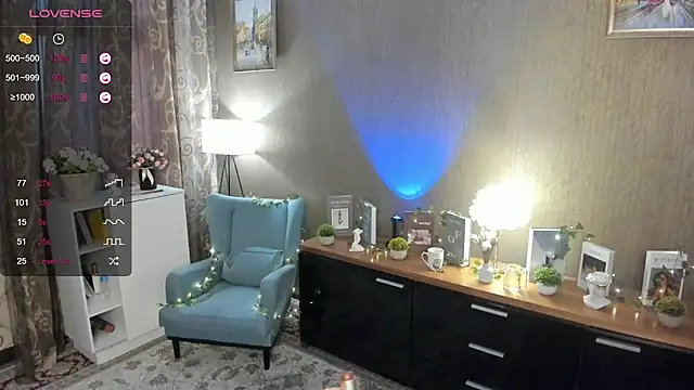 Snapshot of DarleneHatt chatting on 03/08/25, 04:12 DarleneHatt online show from 03/08/25, 04:12