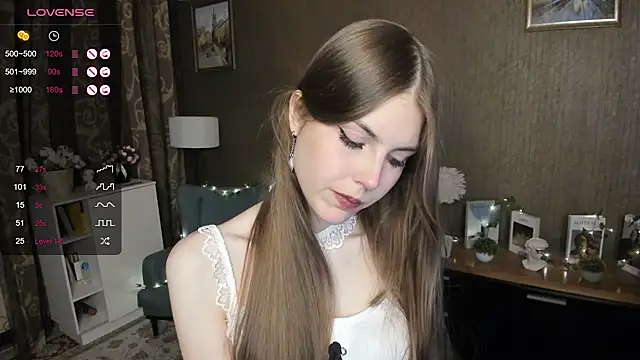 Snapshot of DarleneHatt chatting on 03/09/25, 02:50 DarleneHatt online show from 03/09/25, 02:50