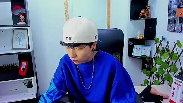 Snapshot of Im_Mathias chatting on 10/15/25, 03:01 Im Mathias online show from 10/15/25, 03:01