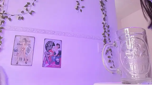 Luna-Chann online show from 09/27/25, 08:47