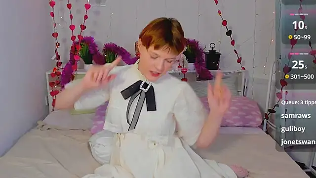 Snapshot of DreamyLuna chatting on 01/13/25, 12:09 DreamyLuna online show from 01/13/25, 12:09