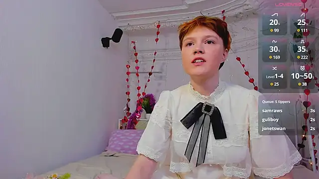 Snapshot of DreamyLuna chatting on 01/13/25, 03:12 DreamyLuna online show from 01/13/25, 03:12