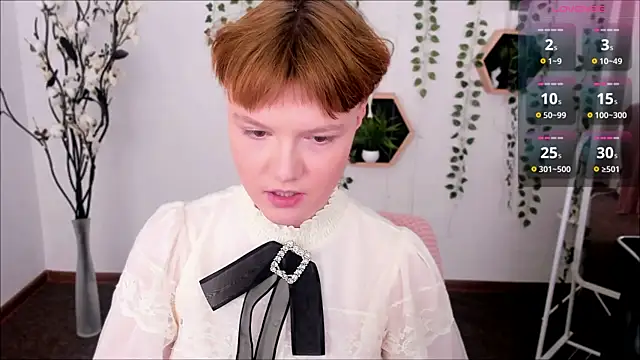 Snapshot of DreamyLuna chatting on 01/18/25, 11:33 DreamyLuna online show from 01/18/25, 11:33