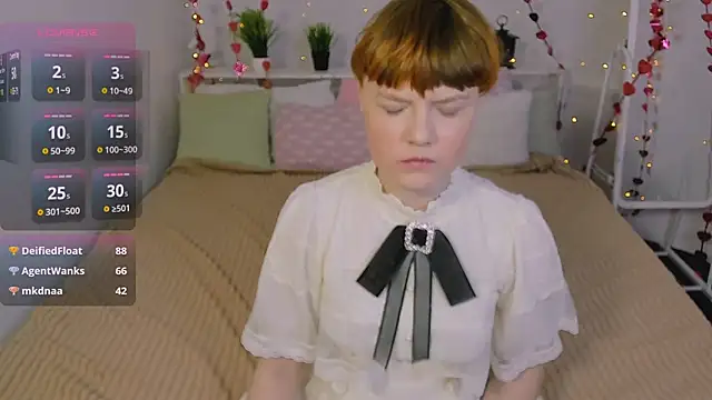 Snapshot of DreamyLuna chatting on 01/22/25, 12:06 DreamyLuna online show from 01/22/25, 12:06