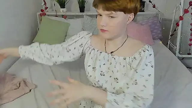 Snapshot of DreamyLuna chatting on 01/25/25, 08:42 DreamyLuna online show from 01/25/25, 08:42