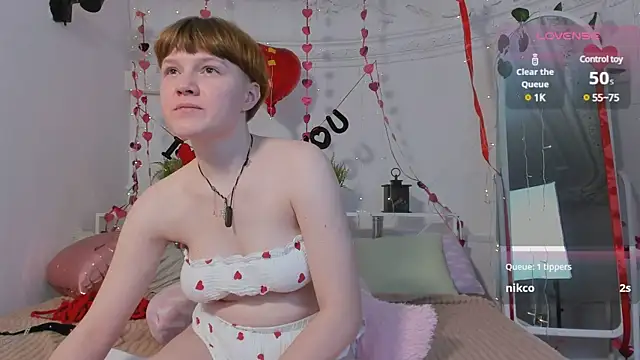 Snapshot of DreamyLuna chatting on 01/29/25, 12:01 DreamyLuna online show from 01/29/25, 12:01