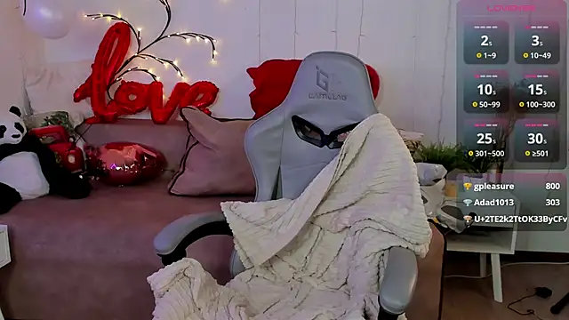 Snapshot of DreamyLuna chatting on 02/02/25, 03:10 DreamyLuna online show from 02/02/25, 03:10