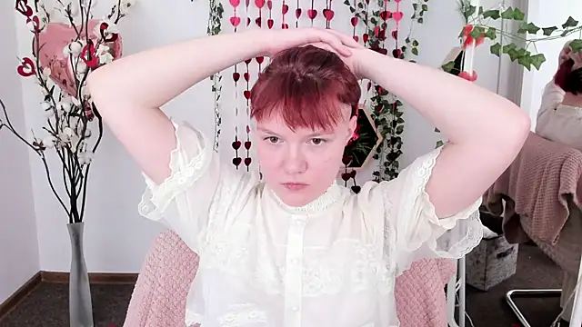 Snapshot of DreamyLuna chatting on 02/02/25, 08:41 DreamyLuna online show from 02/02/25, 08:41