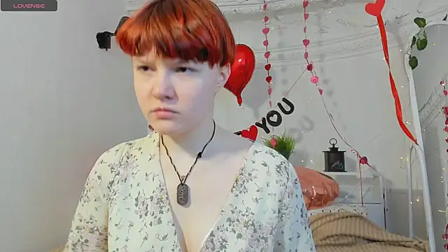 Snapshot of DreamyLuna chatting on 02/08/25, 08:32 DreamyLuna online show from 02/08/25, 08:32