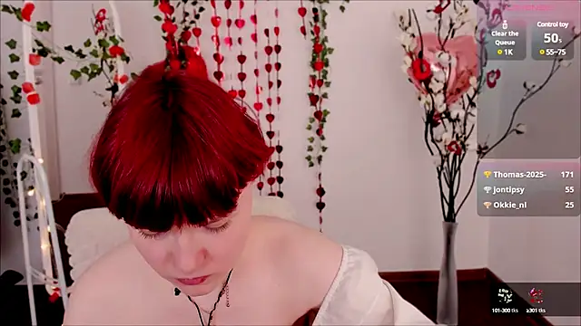 Snapshot of DreamyLuna chatting on 02/12/25, 03:18 DreamyLuna online show from 02/12/25, 03:18