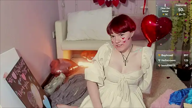 Snapshot of DreamyLuna chatting on 02/14/25, 06:02 DreamyLuna online show from 02/14/25, 06:02