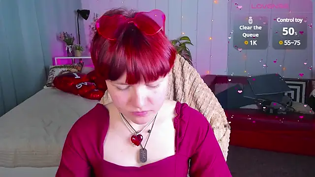 Snapshot of DreamyLuna chatting on 02/16/25, 08:33 DreamyLuna online show from 02/16/25, 08:33