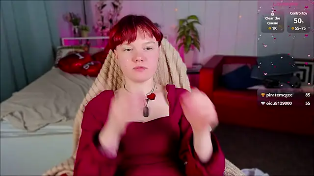 Snapshot of DreamyLuna chatting on 02/17/25, 12:32 DreamyLuna online show from 02/17/25, 12:32