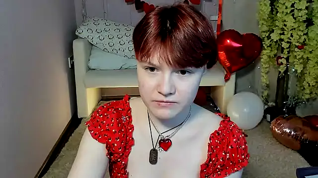 Snapshot of DreamyLuna chatting on 02/19/25, 08:31 DreamyLuna online show from 02/19/25, 08:31