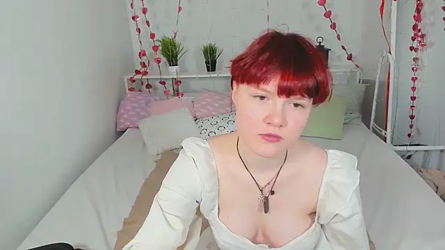 Snapshot of DreamyLuna chatting on 02/27/25, 08:31 DreamyLuna online show from 02/27/25, 08:31