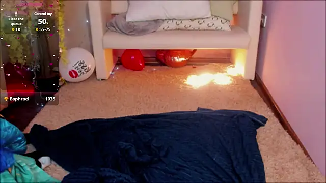 Snapshot of DreamyLuna chatting on 03/03/25, 03:30 DreamyLuna online show from 03/03/25, 03:30