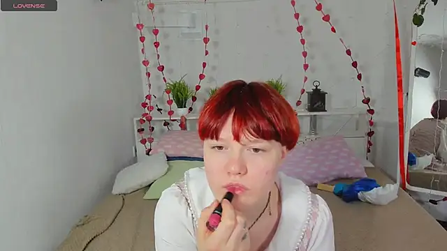 Snapshot of DreamyLuna chatting on 03/07/25, 08:33 DreamyLuna online show from 03/07/25, 08:33