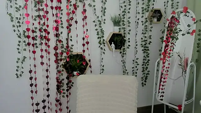 Snapshot of DreamyLuna chatting on 03/08/25, 08:35 DreamyLuna online show from 03/08/25, 08:35