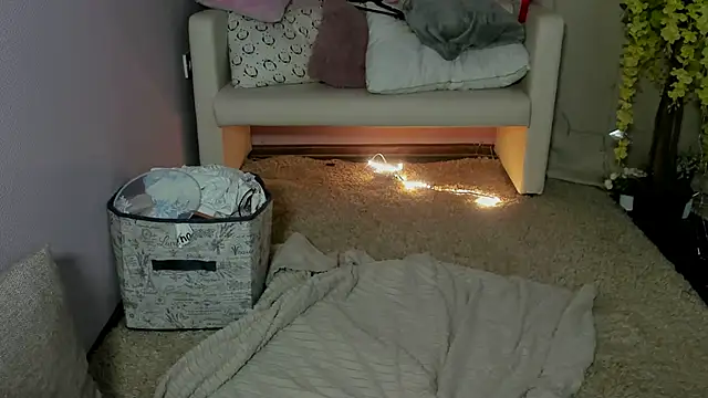 Snapshot of DreamyLuna chatting on 03/12/25, 08:31 DreamyLuna online show from 03/12/25, 08:31