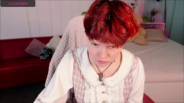 Snapshot of DreamyLuna chatting on 03/13/25, 08:43 DreamyLuna online show from 03/13/25, 08:43