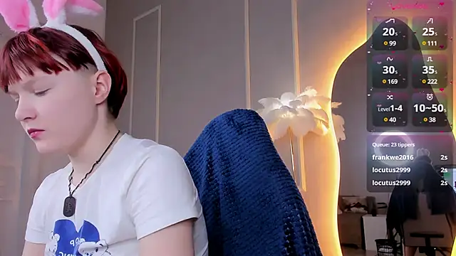 Snapshot of DreamyLuna chatting on 03/17/25, 12:19 DreamyLuna online show from 03/17/25, 12:19