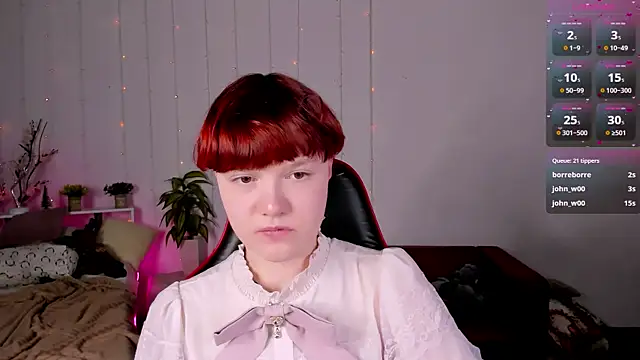 Snapshot of DreamyLuna chatting on 03/20/25, 12:30 DreamyLuna online show from 03/20/25, 12:30