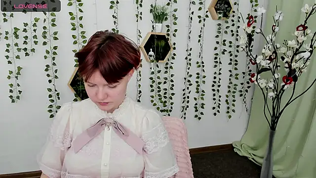 Snapshot of DreamyLuna chatting on 03/20/25, 08:40 DreamyLuna online show from 03/20/25, 08:40