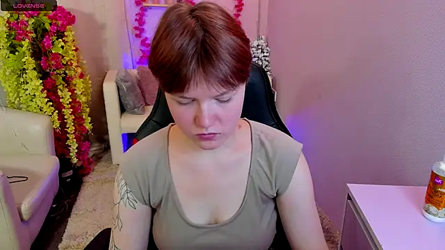 Snapshot of DreamyLuna chatting on 09/12/25, 08:42 DreamyLuna online show from 09/12/25, 08:42