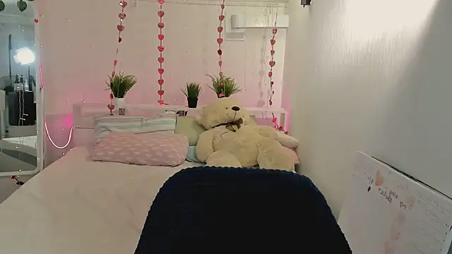 Snapshot of DreamyLuna chatting on 10/09/25, 08:51 DreamyLuna online show from 10/09/25, 08:51