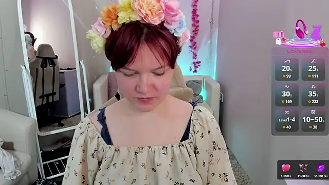 Snapshot of DreamyLuna chatting on 10/11/25, 08:40 DreamyLuna online show from 10/11/25, 08:40