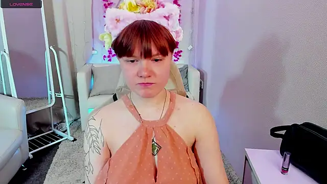 Snapshot of DreamyLuna chatting on 11/07/25, 09:15 DreamyLuna online show from 11/07/25, 09:15