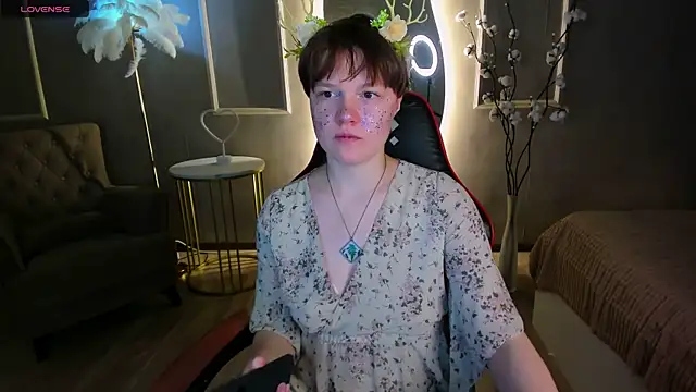 Snapshot of DreamyLuna chatting on 11/30/25, 08:35 DreamyLuna online show from 11/30/25, 08:35