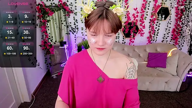 Snapshot of DreamyLuna chatting on 12/02/25, 08:26 DreamyLuna online show from 12/02/25, 08:26